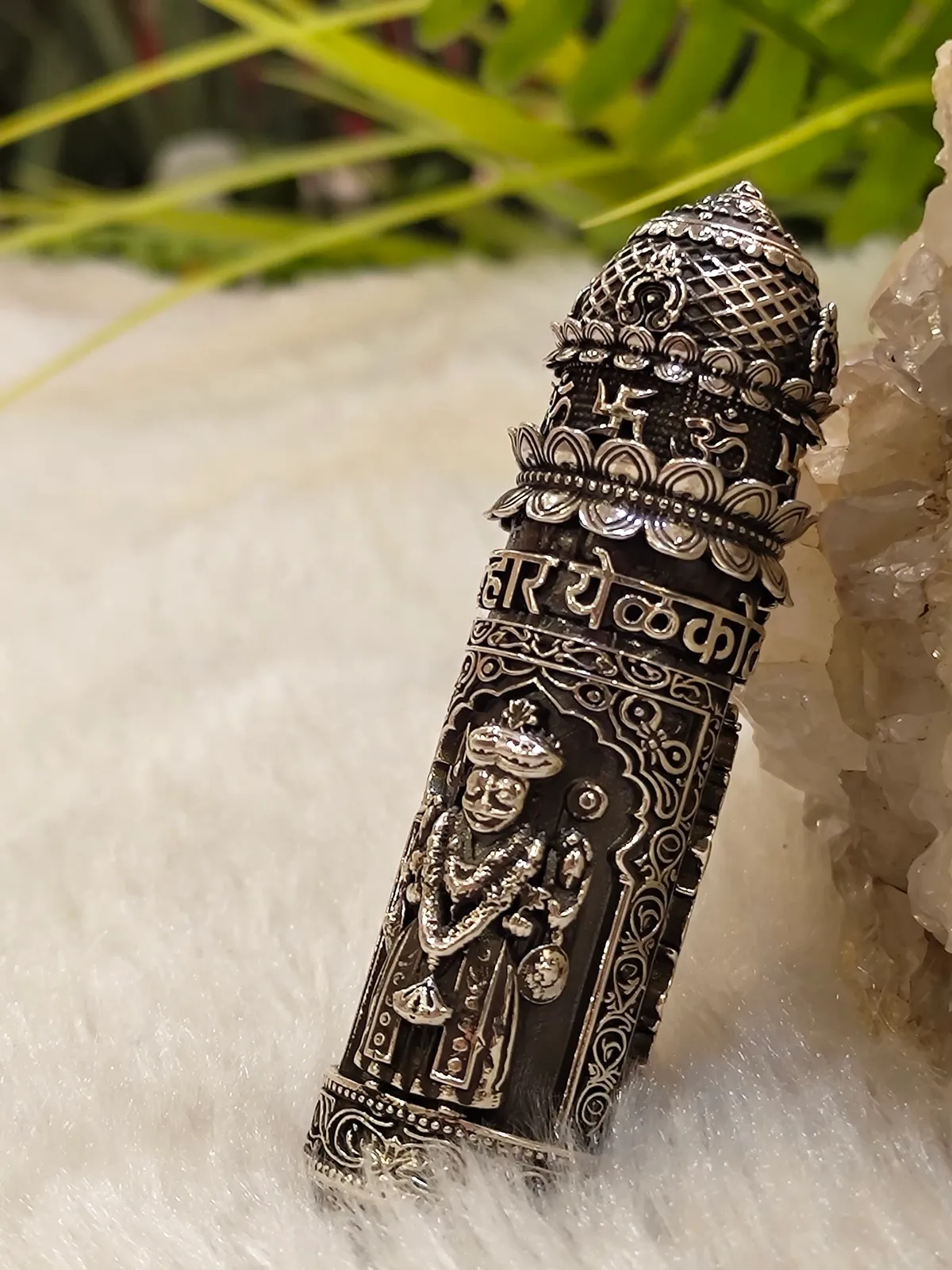 Khandoba Pen detail 2