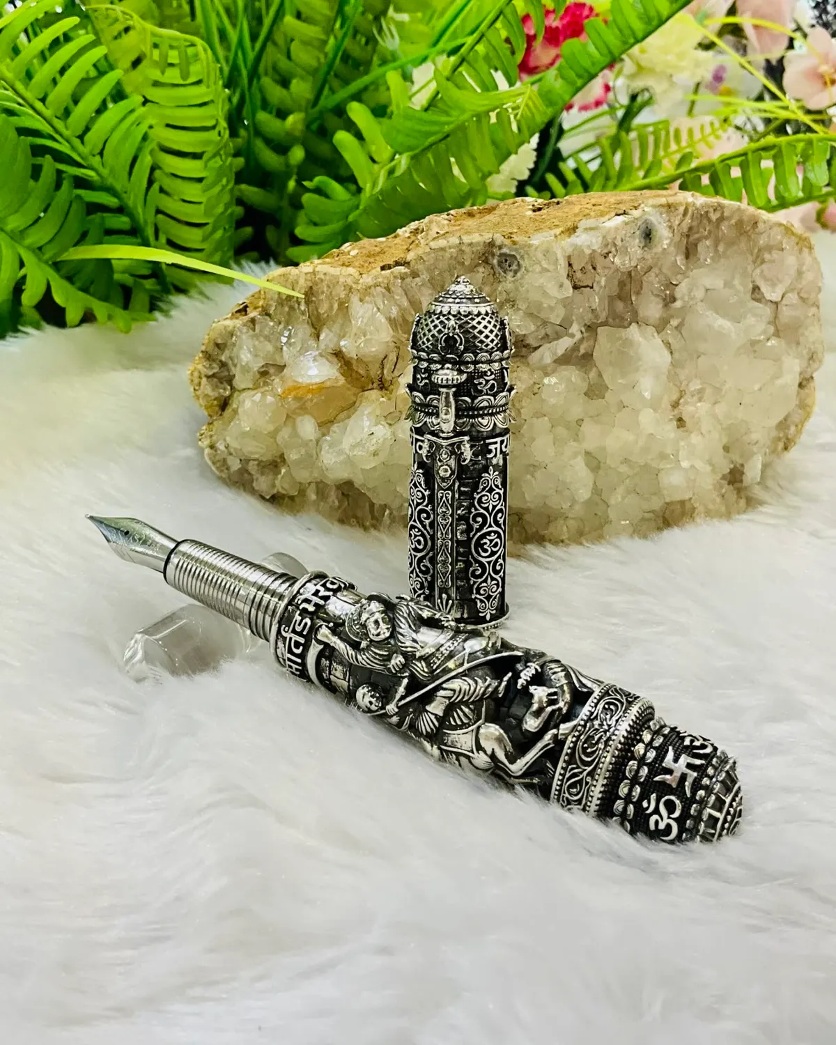 Khandoba Pen detail 4